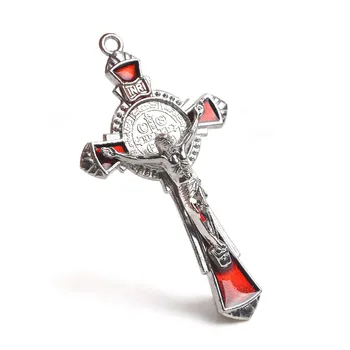 Trendi crveni privjesak križ Svetog Benedikta 60 *35 mm, 5 kom. u stranci